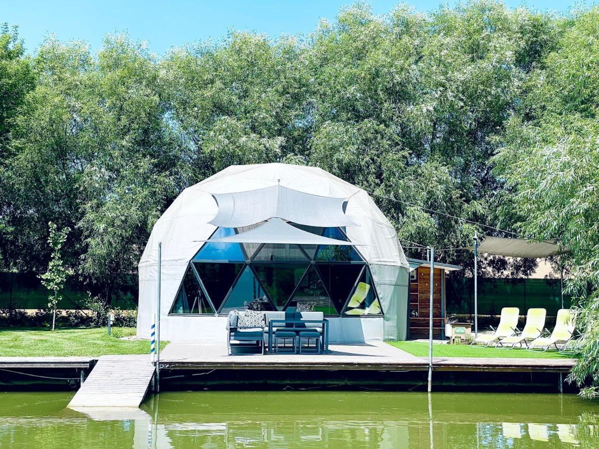 Domeglamping At Fishinglake Ságvár Kültér fotó